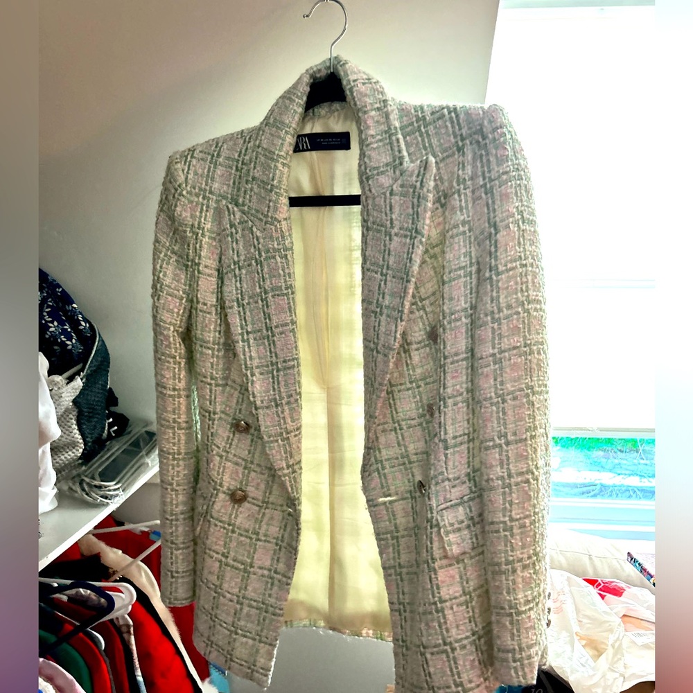 Zara light green and very light pink blazer XS bloggers favorite